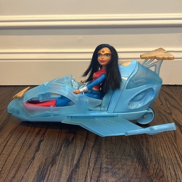 DC Super Hero Girls Wonder Woman & Invisible Jet Dolls 19.0 inches tall - Picture 6 of 17